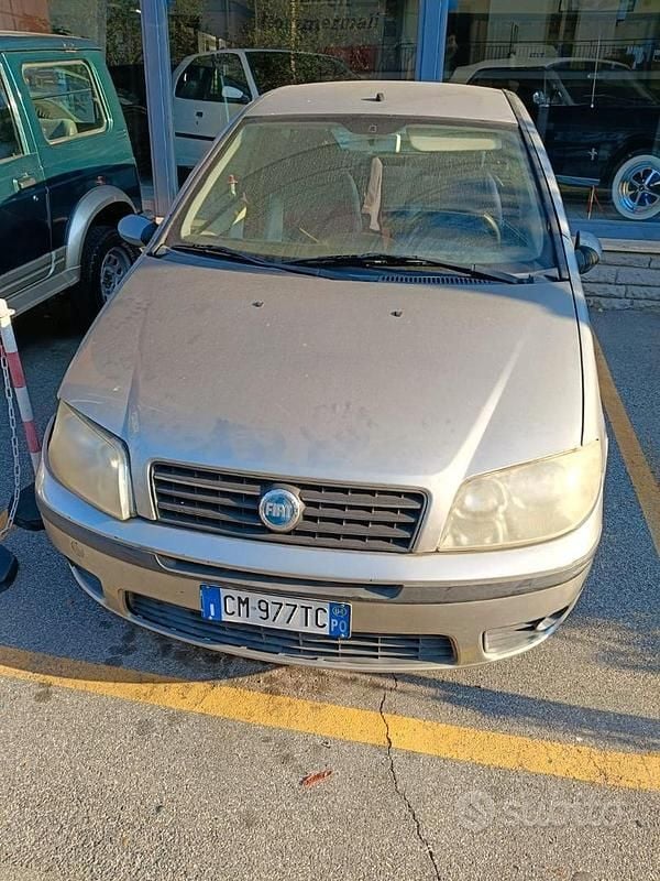 Grigio Usata 2004 Fiat Punto Due volumi | 300 € (Super prezzo) - Immagine 1/4