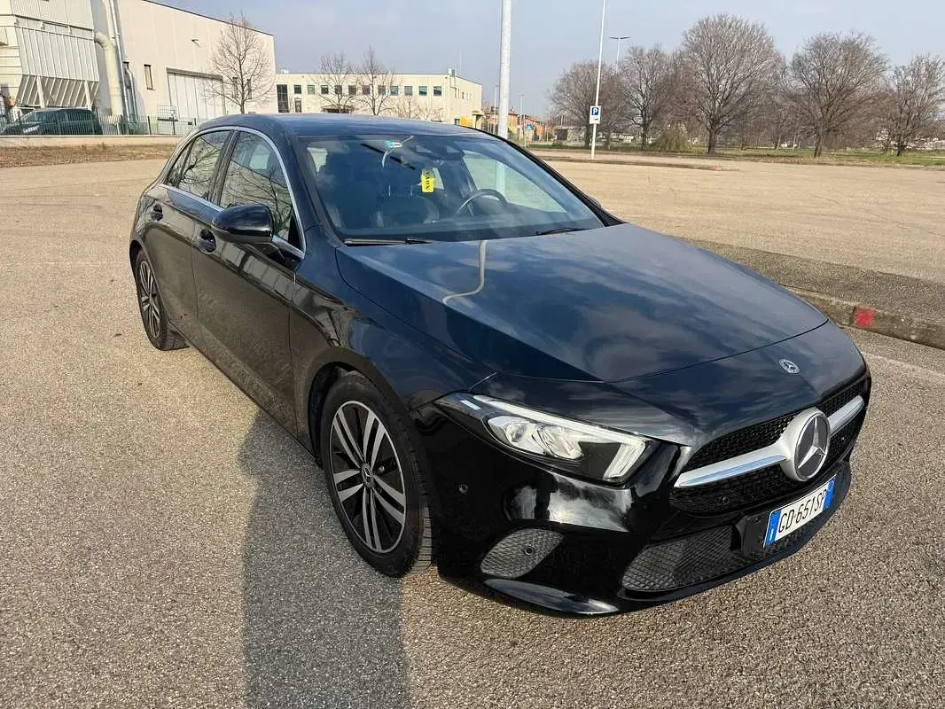 Usata Mercedes A180 136 CV (100 kW) 2021 Nero Berlina