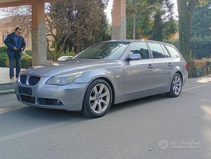 Usata BMW 530 Comfort Edition 218 CV (160 kW) 2004 Grigio Station wagon