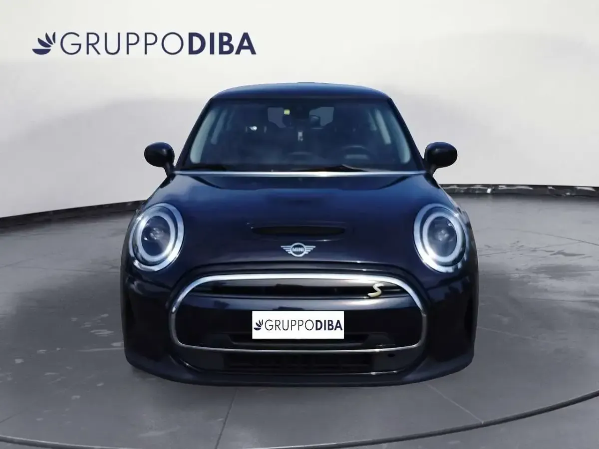 Usata Mini Cooper SE Classic 135 kW (184 CV) 2023 Nero Utilitaria