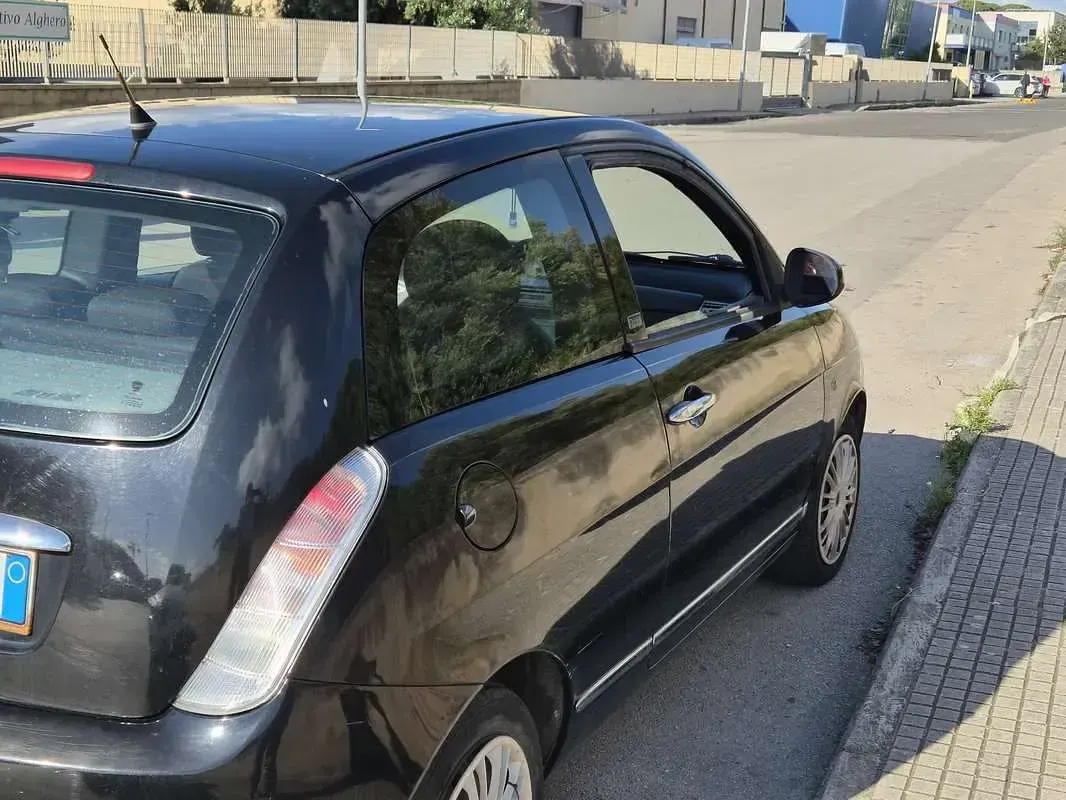 Usata Lancia Ypsilon 60 CV (44 kW) 2011 Utilitaria