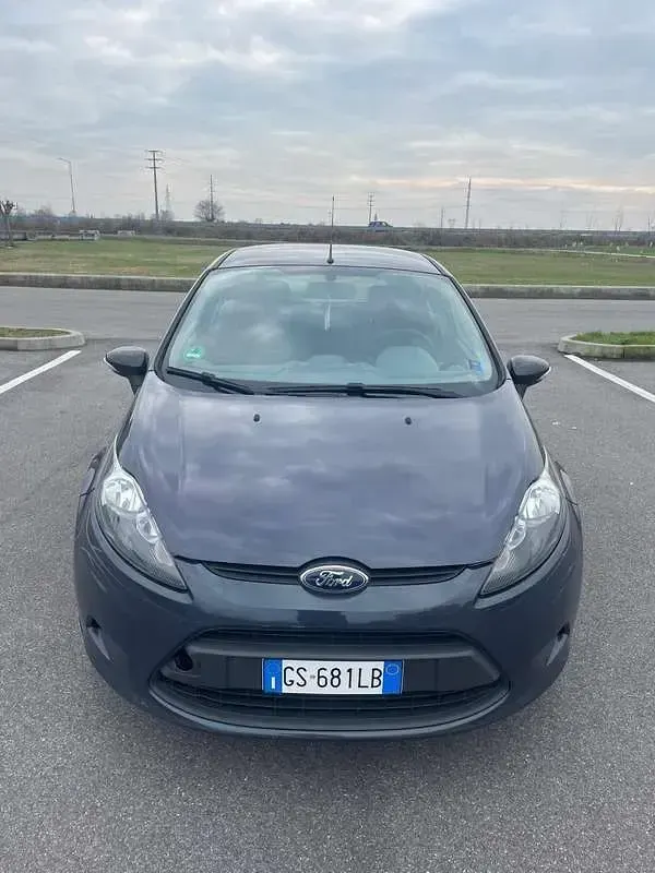 Usata Ford Fiesta 60 CV (44 kW) 2011 Berlina