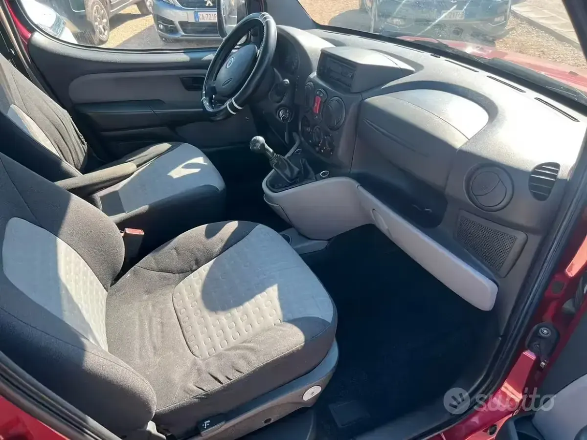 Usata Fiat Doblò Dynamic 105 CV (77 kW) 2006 Rosso Monovolume