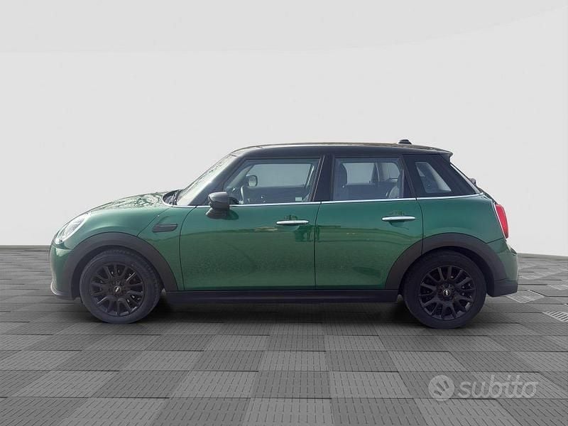 Usata Mini Cooper Classic 135 CV (99 kW) 2023 Verde Utilitaria