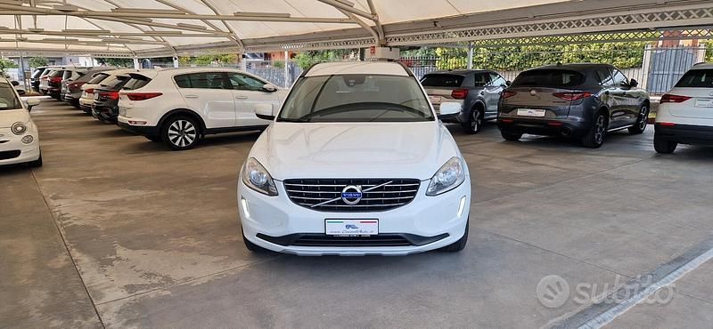 Usata Volvo XC60 R-Design 150 CV (110 kW) 2016 Bianco SUV