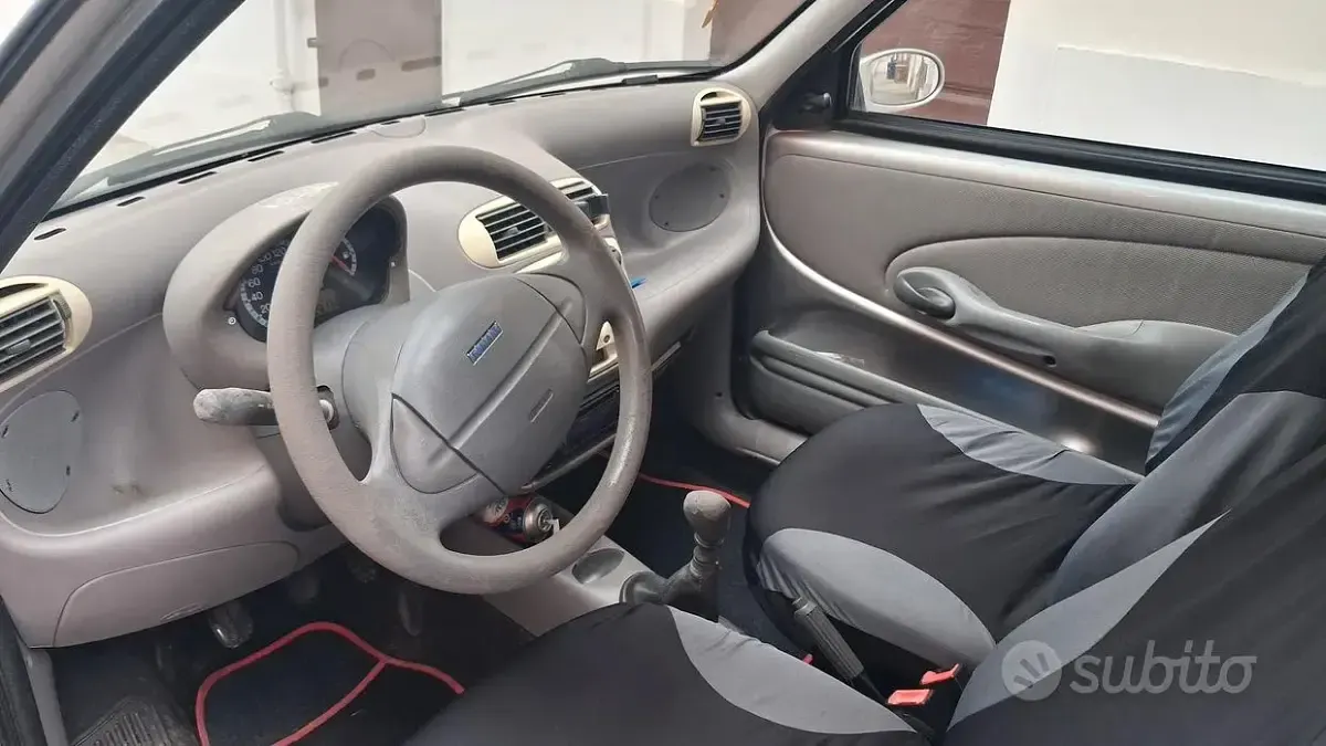 Usata Fiat 600 54 CV (39 kW) 2006 Grigio Utilitaria