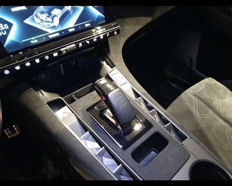 Usata DS Automobiles DS7 Crossback Performance Line Plus 181 CV (133 kW) 2021 Bianco SUV