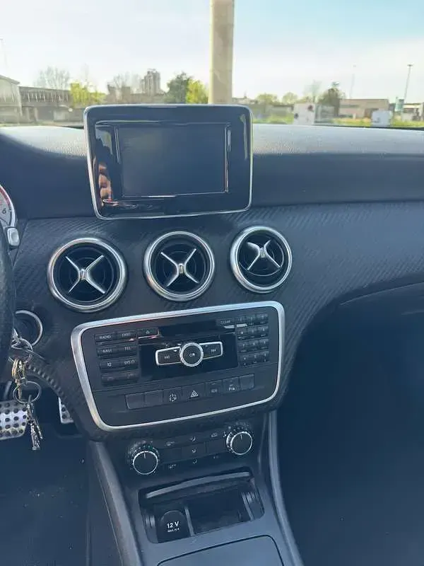 Usata Mercedes A180 Premium 109 CV (80 kW) 2014 Berlina