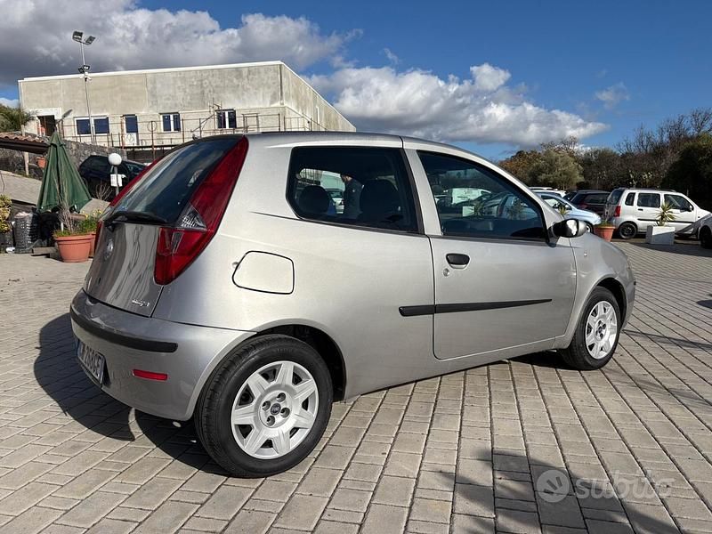 Usata Fiat Punto 2005 Grigio Berlina