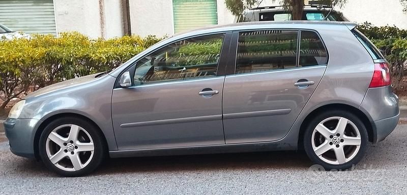 Usata VW Golf VI Comfortline 105 CV (77 kW) 2008 Grigio Utilitaria