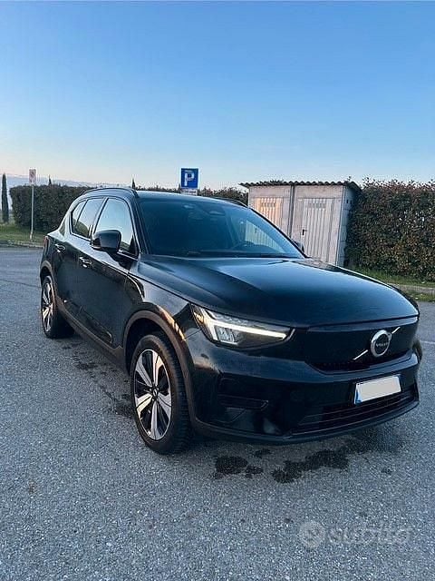 Usata Volvo XC40 Core 169 kW (231 CV) 2023 Nero SUV