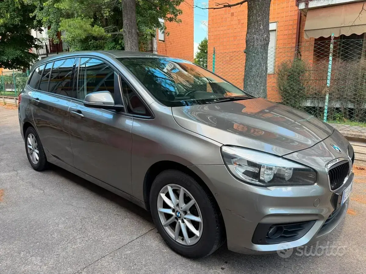Usata BMW 218 Advantage 150 CV (110 kW) 2016 Marrone Station wagon