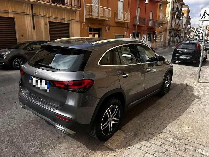 Usata Mercedes GLA200 150 CV (110 kW) 2022 SUV