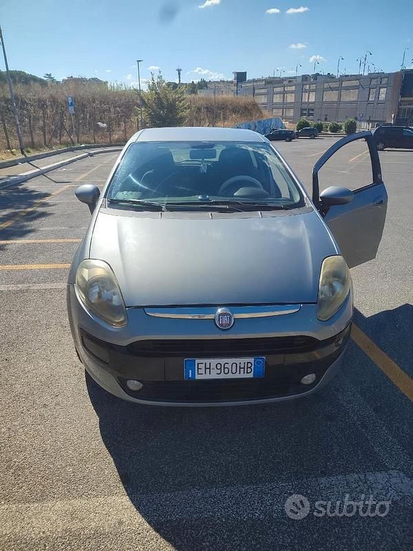 Usata Fiat Punto 75 CV (55 kW) 2012 Grigio Utilitaria