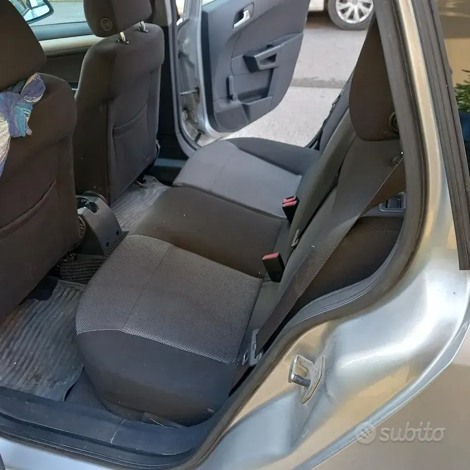 Usata Opel Astra 90 CV (66 kW) 2009 Grigio Station wagon