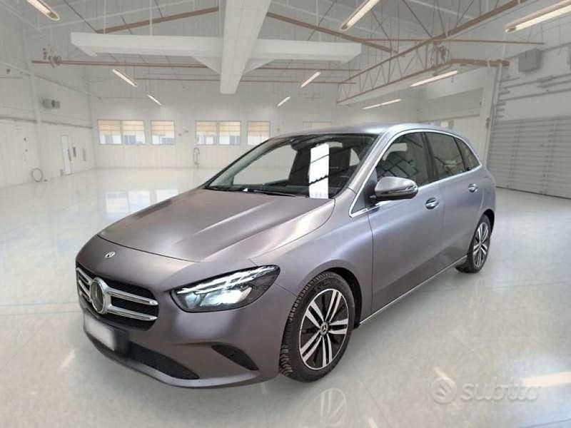 Usata Mercedes B200 150 CV (110 kW) 2021 Grigio Monovolume