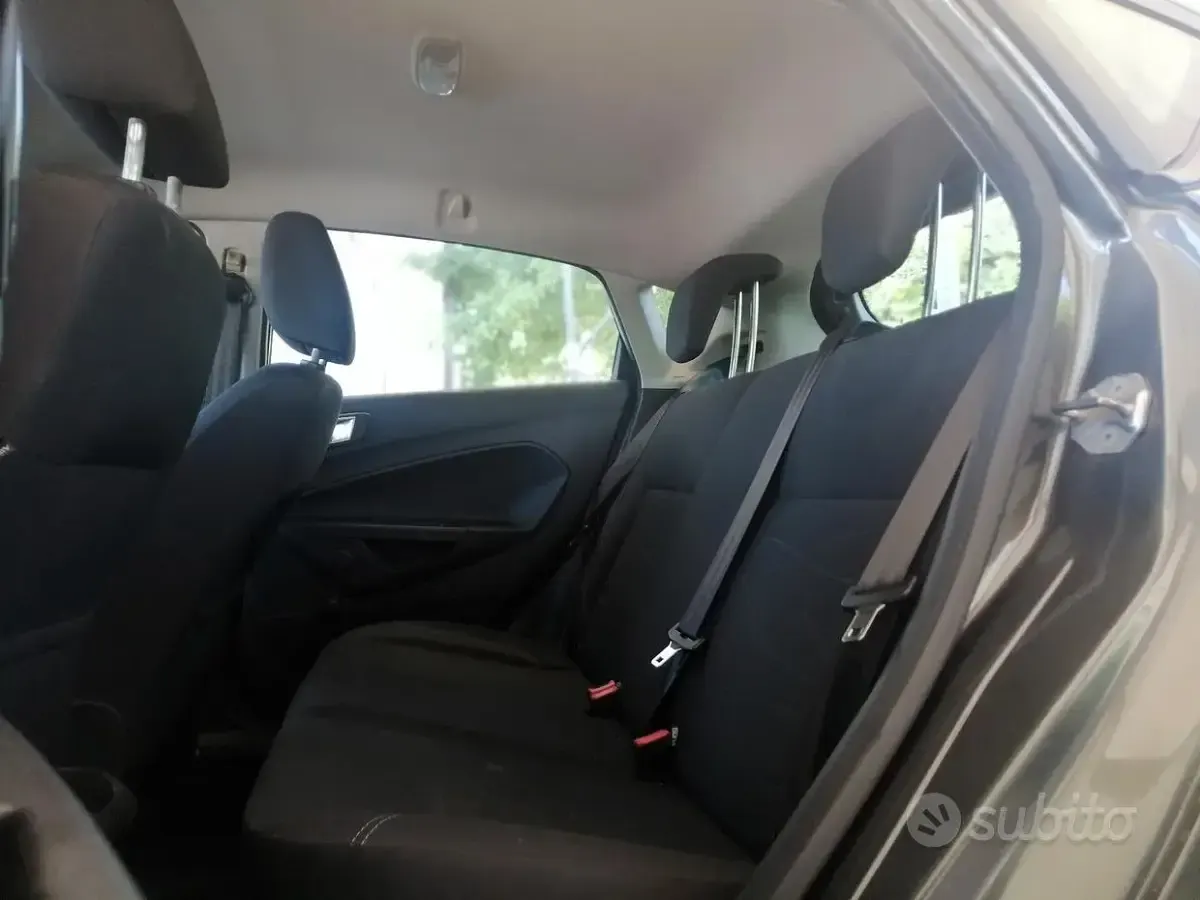 Usata Ford Fiesta S 60 CV (44 kW) 2016 Grigio Utilitaria