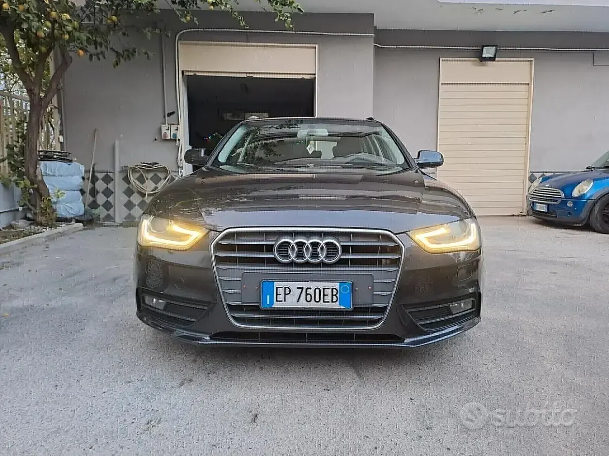 Usata Audi A4 143 CV (105 kW) 2012 Grigio Station wagon