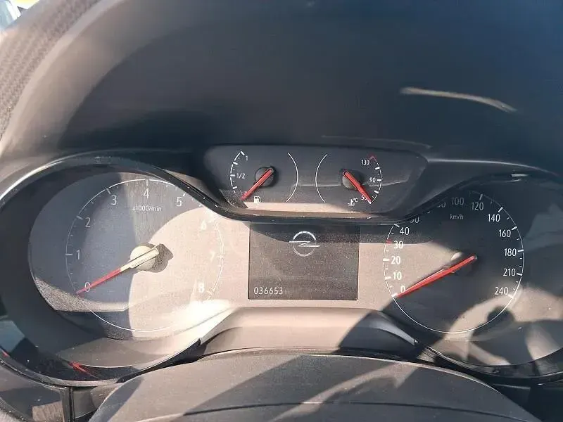 Usata Opel Corsa Edition 75 CV (55 kW) 2021 Argento Utilitaria