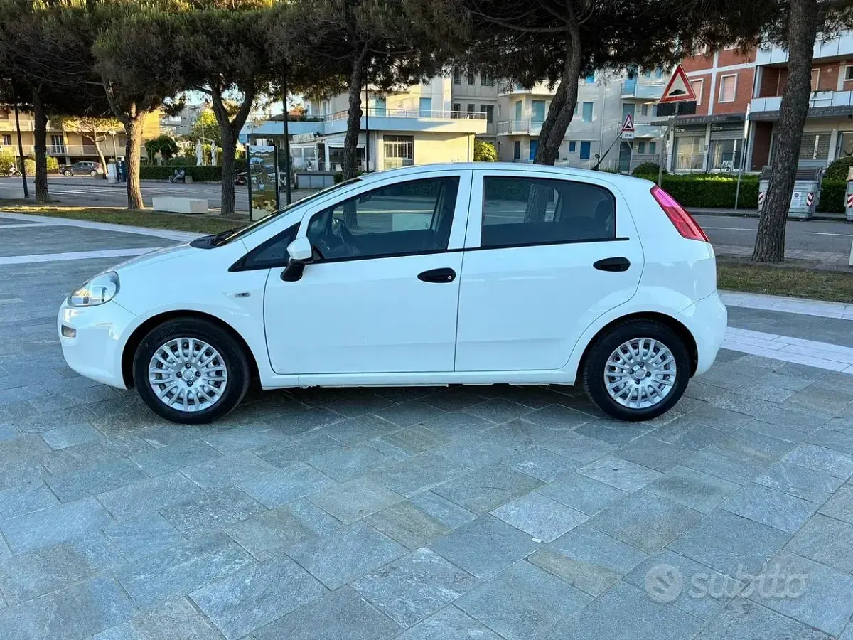 Usata Fiat Punto Street 95 CV (69 kW) 2018 Bianco Utilitaria