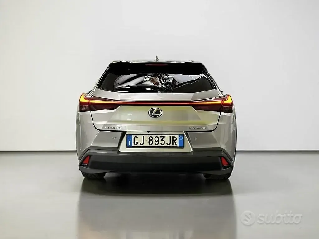 Usata Lexus UX 250h 184 CV (135 kW) 2022 Grigio SUV