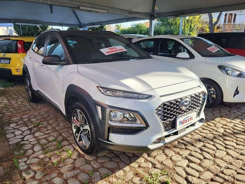 Usata Hyundai Kona Xpossible 120 CV (88 kW) 2017 Bianco tetto nero SUV