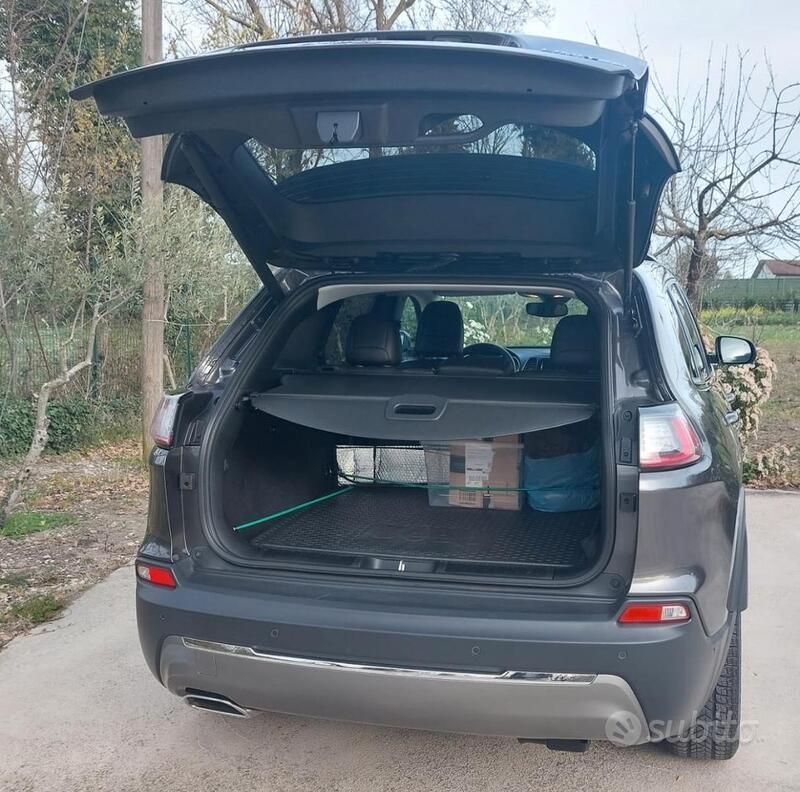 Usado Jeep Cherokee 195 CV (143 kW) 2020 Gris SUV