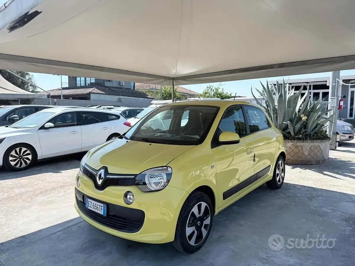 Usata Renault Twingo SE 69 CV (50 kW) 2015 Giallo Utilitaria