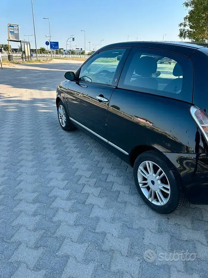 Usata Lancia Ypsilon 60 CV (44 kW) 2008 Nero Utilitaria