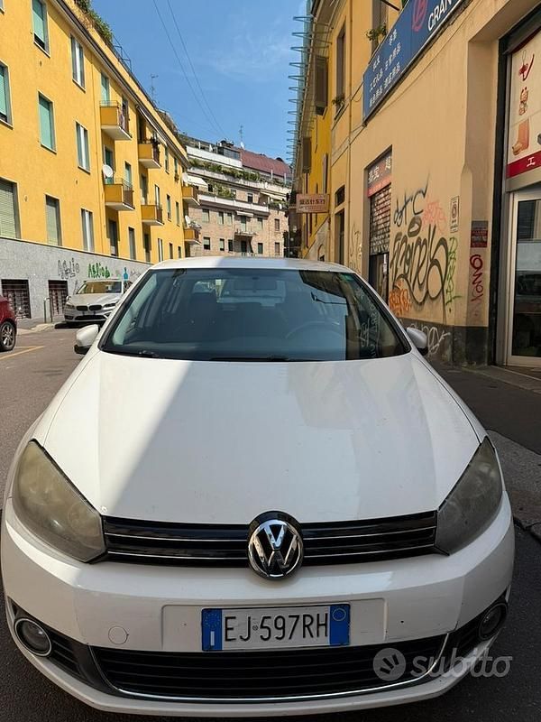 Bianco Usata 2011 VW Golf VI Tre volumi | 4500 € (Buon prezzo) - Immagine 1/4