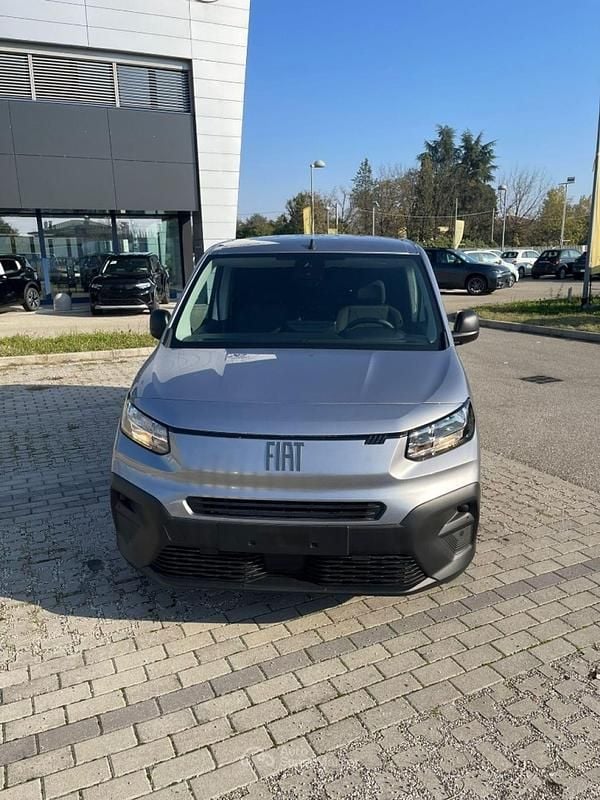 Nuova Fiat Doblò 101 CV (74 kW) 2026 Gray Monovolume