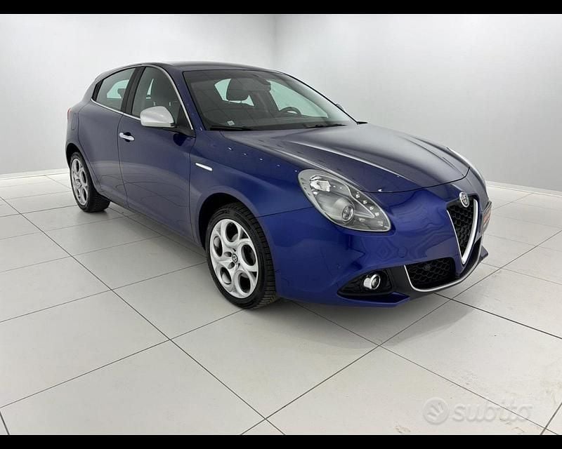 Usata Alfa Romeo Giulietta Super 120 CV (88 kW) 2019 Grigio Utilitaria