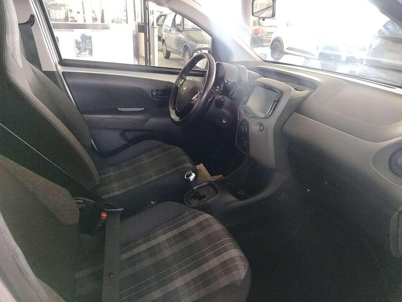 Usata Peugeot 108 Allure 72 CV (52 kW) 2018 Argento Utilitaria