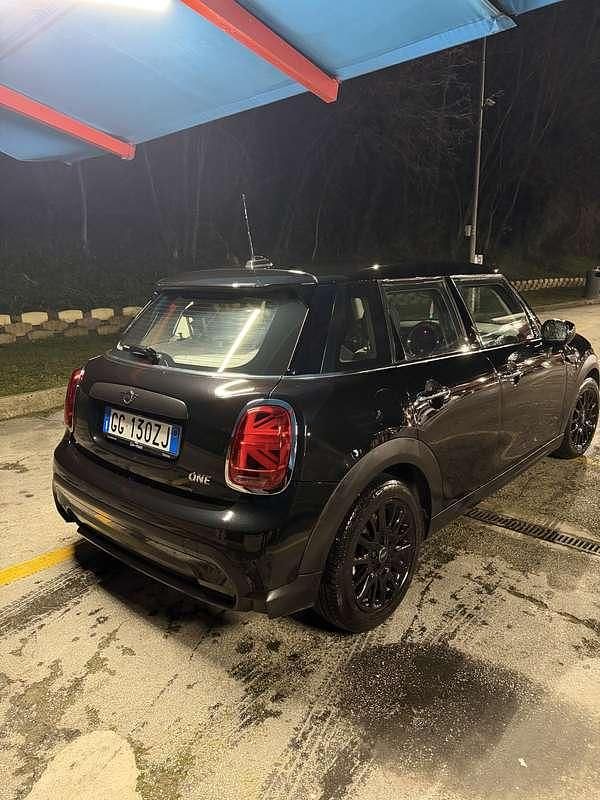 Usata Mini ONE Essential 75 CV (55 kW) 2021 Utilitaria
