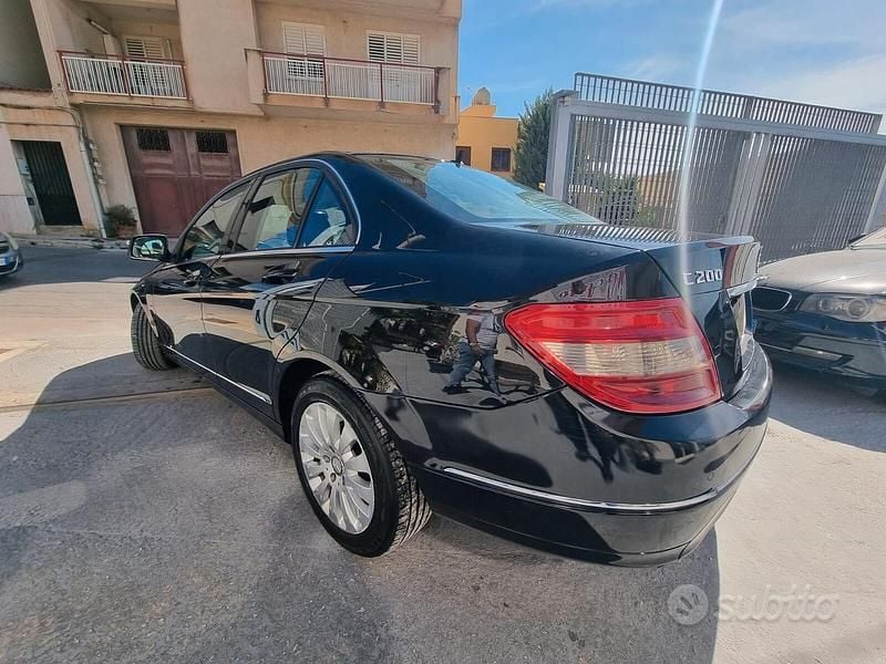 Usata Mercedes C200 136 CV (100 kW) 2008 Nero Berlina