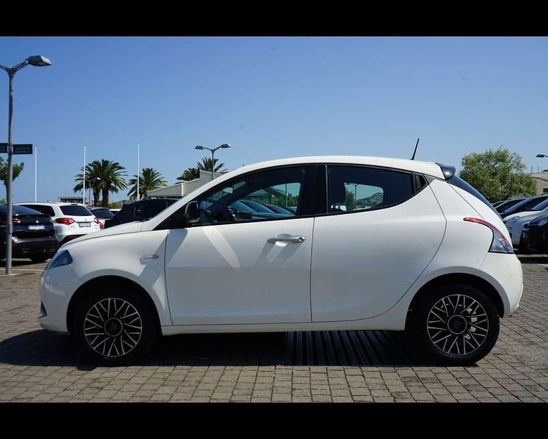 Usata Lancia Ypsilon S 69 CV (50 kW) 2024 Bianco Utilitaria