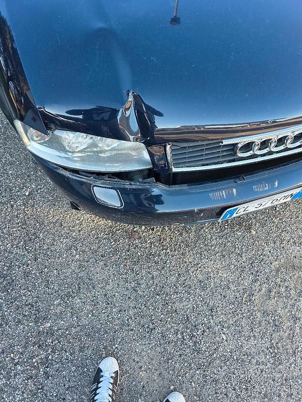 Usata Audi A4 130 CV (95 kW) 2005 Blu Station wagon