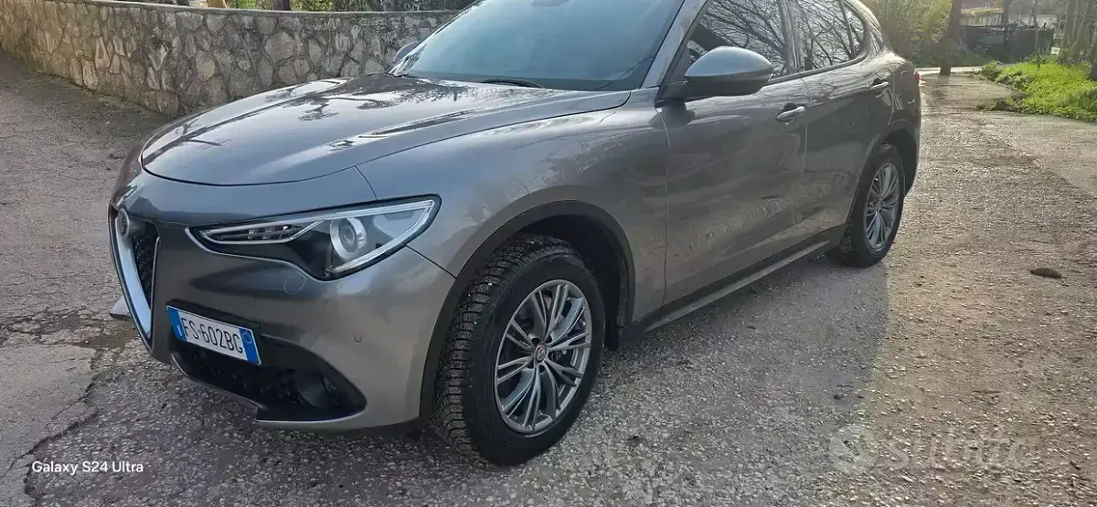 Second-hand Alfa Romeo Stelvio 179 CP (131 kW) 2018 Gri SUV