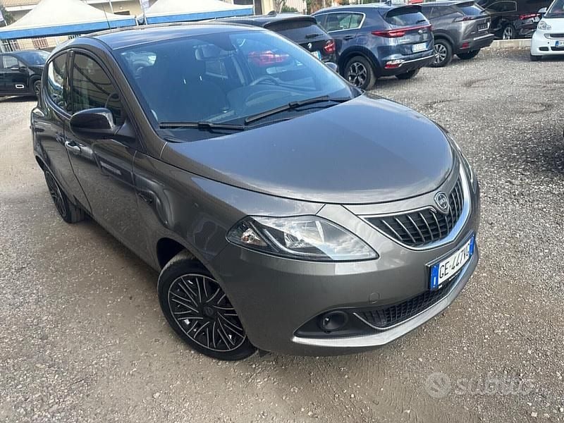 Usata Lancia Ypsilon S 69 CV (50 kW) 2021 Grigio Utilitaria