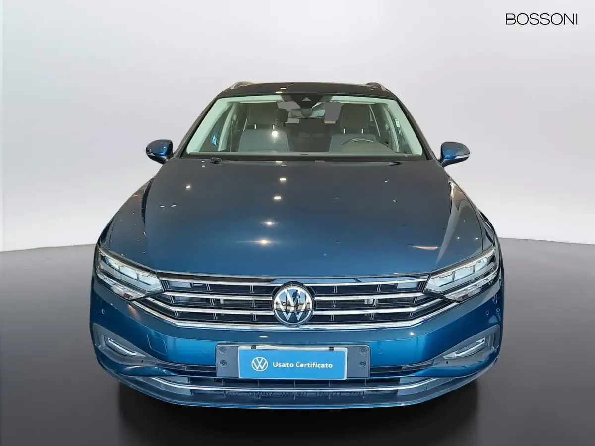 Usata VW Passat Business 150 CV (110 kW) 2023 Blu Station wagon