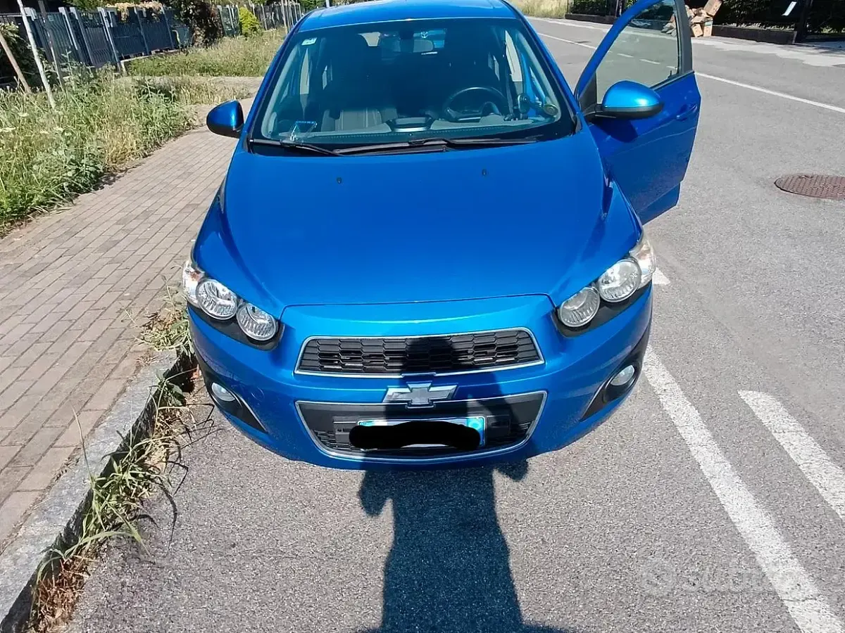 Usata Chevrolet Aveo 86 CV (63 kW) 2012 Bluazzurro Berlina