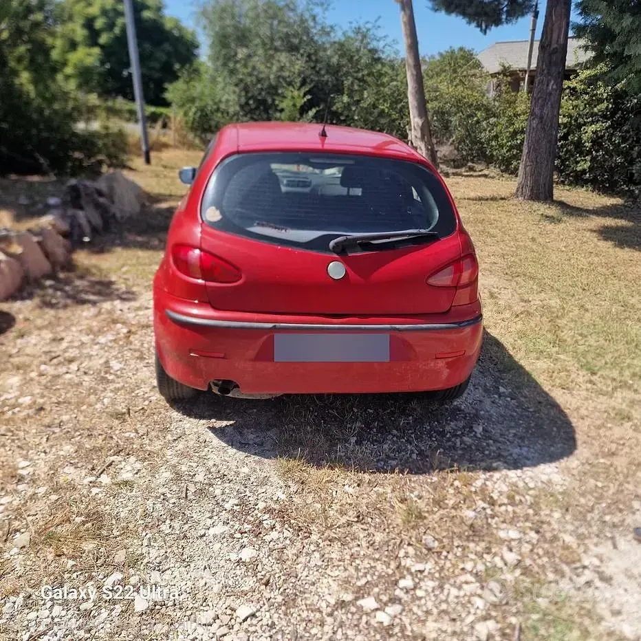 Usata Alfa Romeo 147 105 CV (77 kW) 2002 Rosso Utilitaria