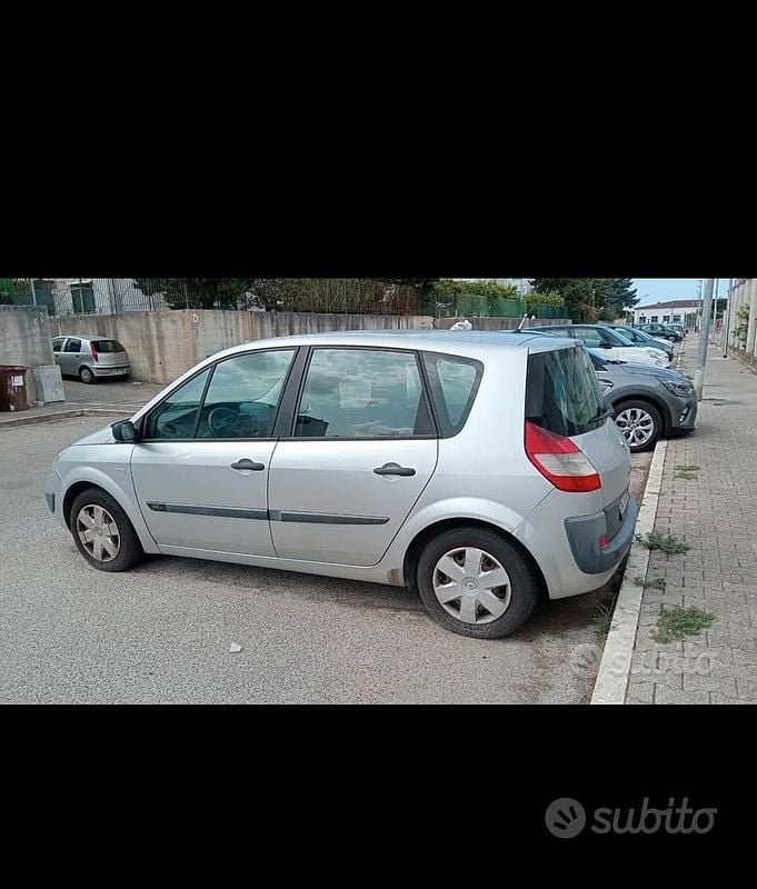 Usata Renault Scénic II 2004 Grigio Monovolume