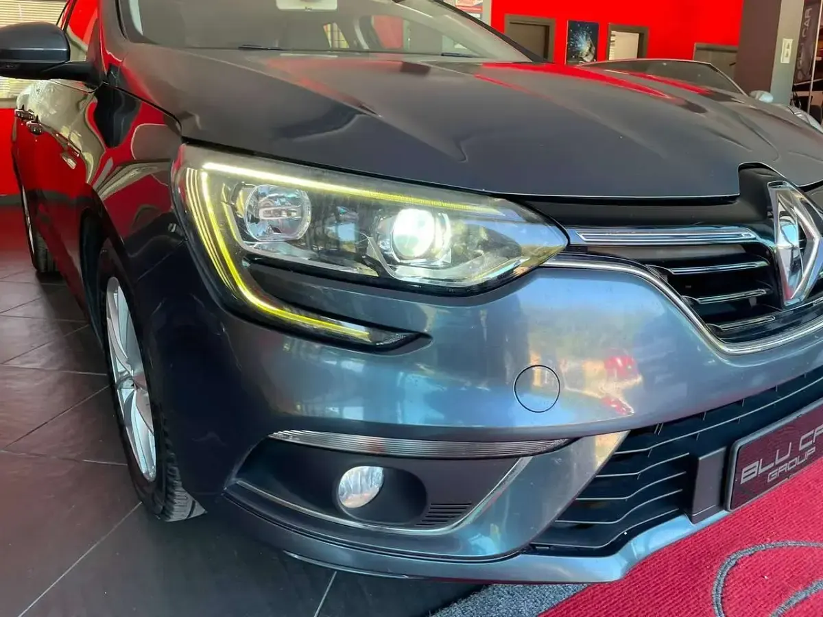 Usata Renault Mégane GrandTour Life 110 CV (80 kW) 2018 Grigio Station wagon