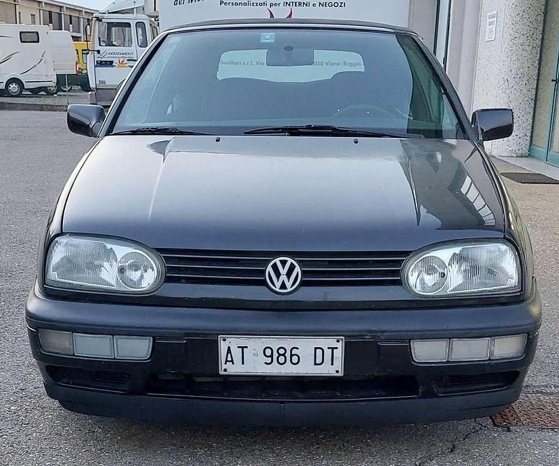 Usata VW Golf Cabriolet 75 CV (55 kW) 1998 Nero Cabrio