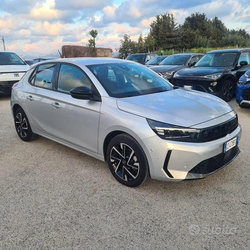 Usata Opel Corsa 100 CV (73 kW) 2025 Grigio Utilitaria