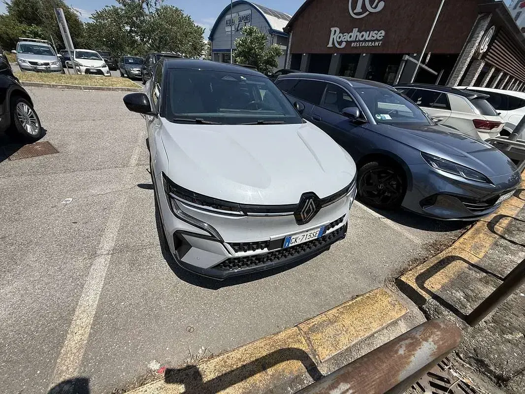 Usata Renault Mégane IV Techno 55 kW (75 CV) 2022 Argento Berlina