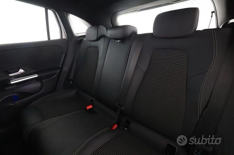 Usata Mercedes GLA200 150 CV (110 kW) 2023 Bianco SUV