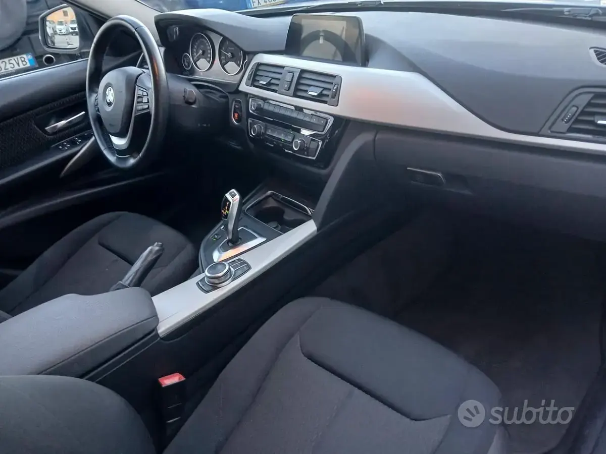 Usata BMW 318 Advantage 150 CV (110 kW) 2018 Grigio Station wagon