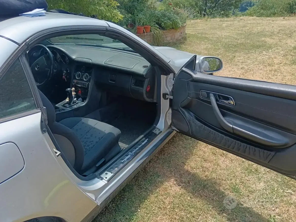 Usata Mercedes SLK200 136 CV (100 kW) 1999 Grigio Cabrio